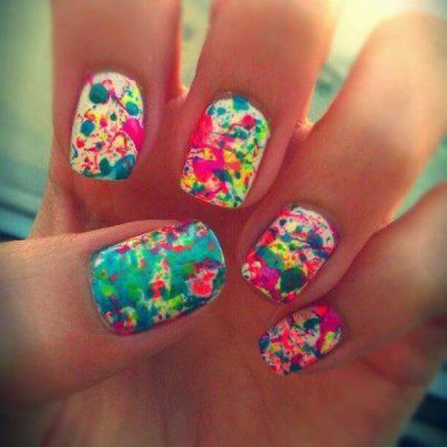 COLORED NAILS