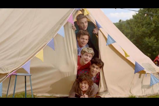 New video pictures (live while we're young)