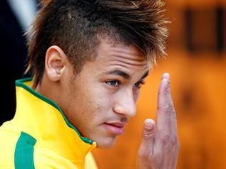 Sovražiš Ga zato ka veš ka ti neboš nikoli to kaj je on. :)  Neymar ♥