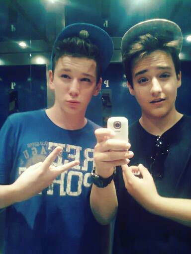 whit ma awsom bro from a nother miss c: