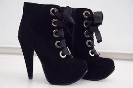 black heels love shoes...