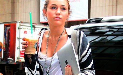 Miley+ipad+starbucks