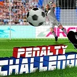 Nogometaš izvaja kazenski strel v igri Penalty Challenge