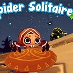 Simpatičen animiran pajek na ilustraciji za igro Spider Solitaire z nočnim ozadjem